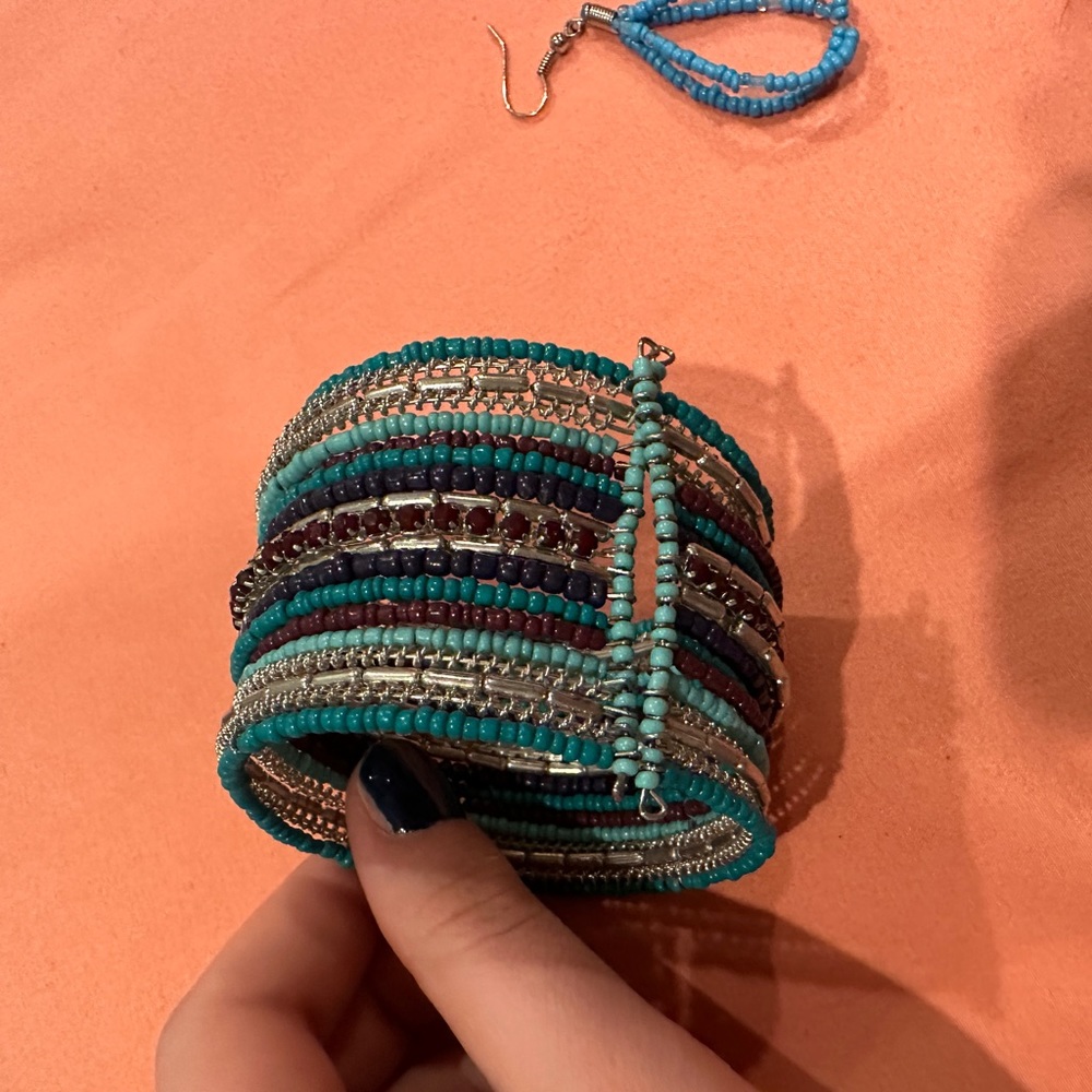 Jewelry - Picture 3 of 3